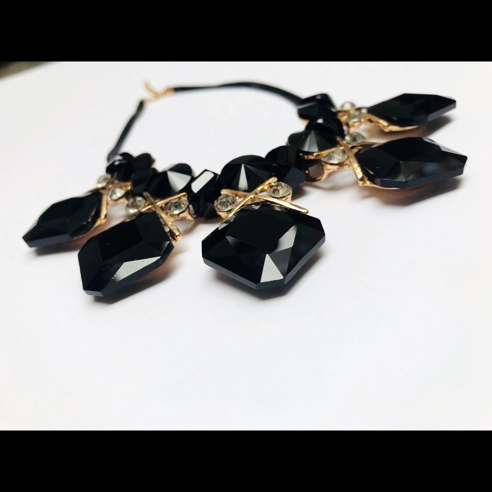 Black beaded rhinestone statement necklace - Picture 2 of 4